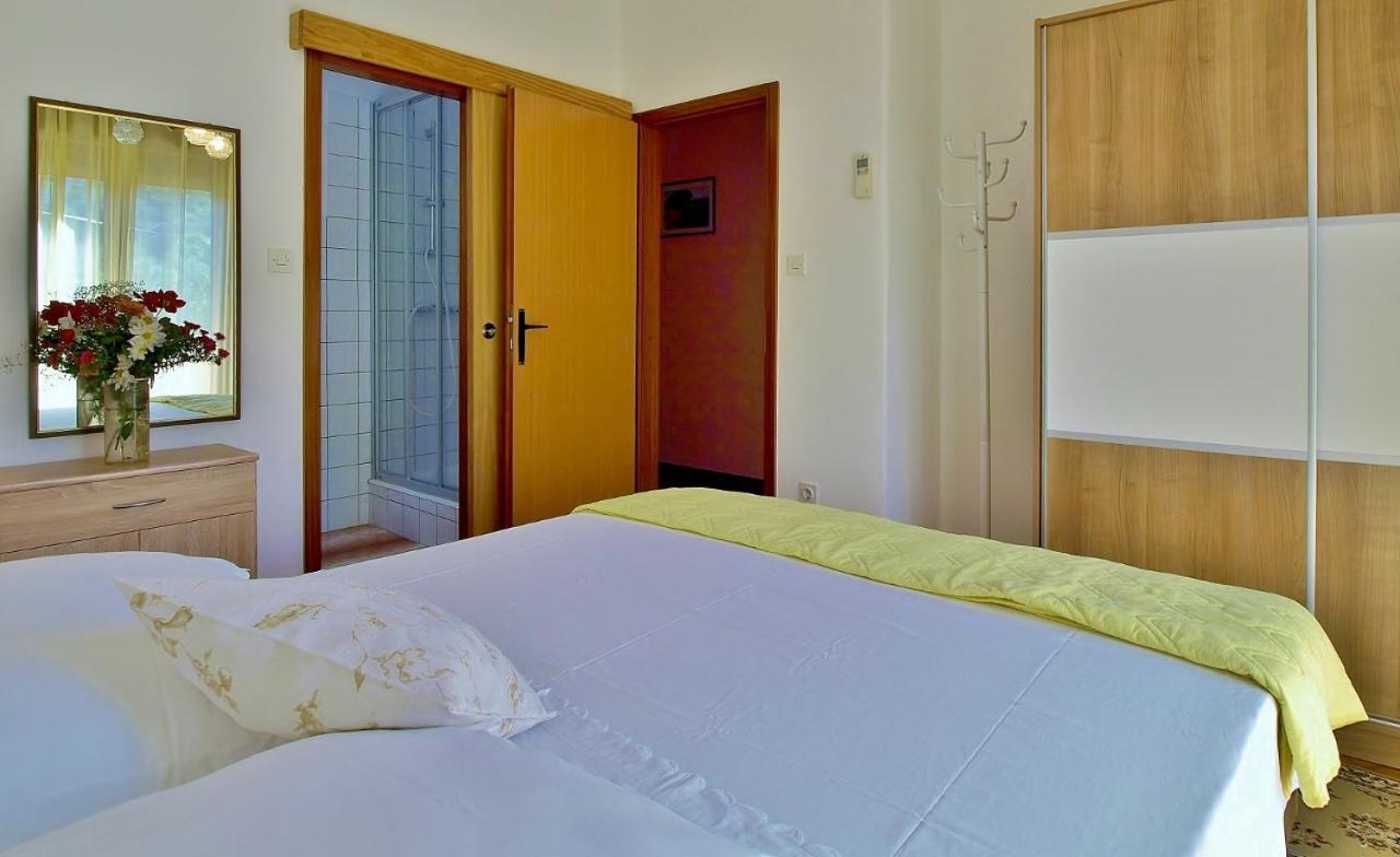 Apartments By The Sea Supetarska Draga - Donja, Rab - 4954 חדר תמונה