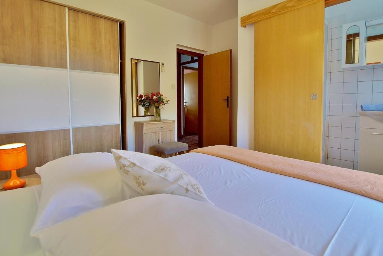 Apartments By The Sea Supetarska Draga - Donja, Rab - 4954 חדר תמונה